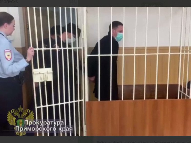 Ветеран СВО с автоматом спровоцировал панику в ТЦ во Владивостоке — его ждет суд
