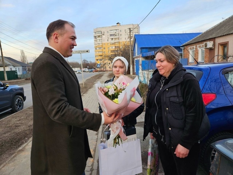 Власти поздравили с днем рождения дочь погибшего на СВО белгородца