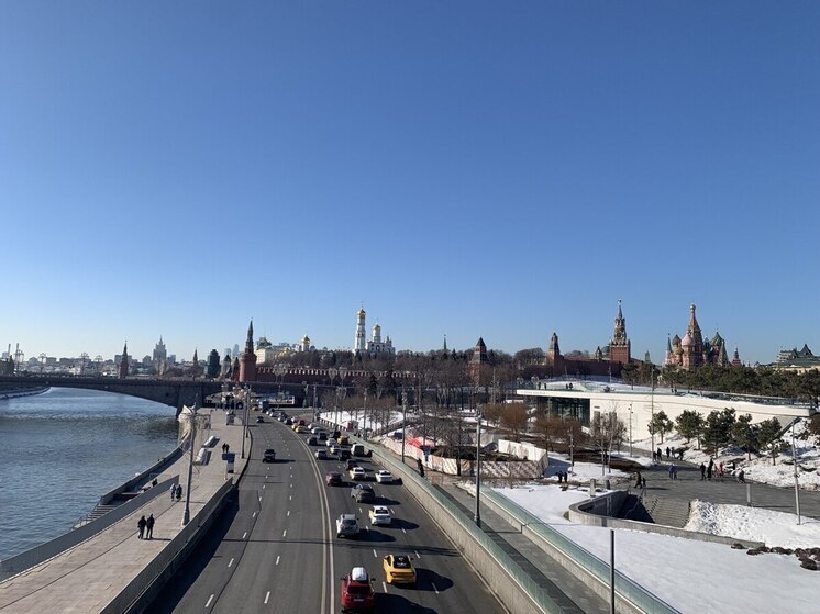 Житель Тулы сядет на 1,5 года за надпись краской на памятнике Жукову в Москве