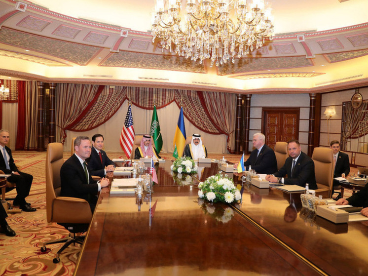 Bloomberg: Лондон подтолкнул Украину и США к достижению соглашения в Джидде