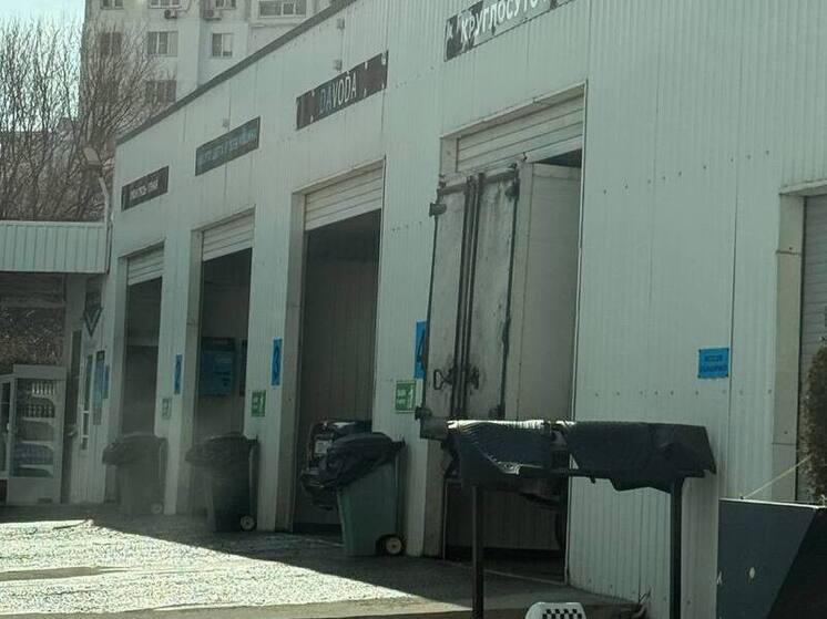 Прокуратура: В Новороссийске рядом с водоохранной зоной ручья работает автомойка
