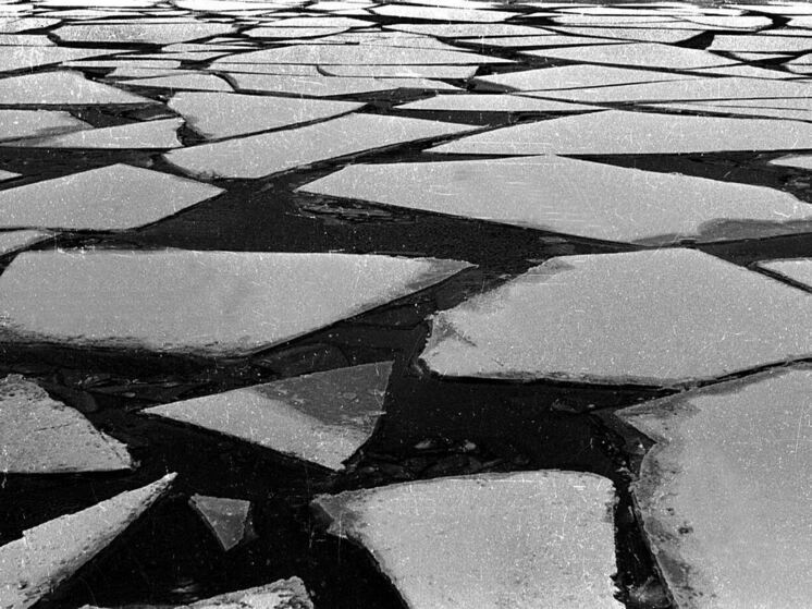 На Оке в Подмосковье начался ледоход