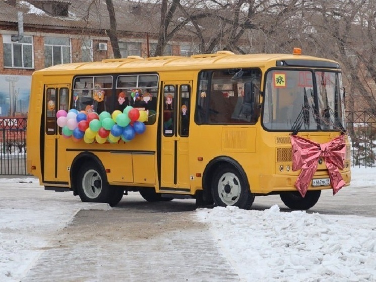 Школьников с абаканских дач теперь забирает желтый автобус