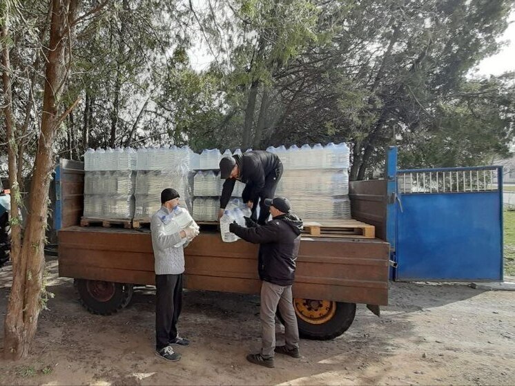 В херсонское село Васильевка снова привезли питьевую воду