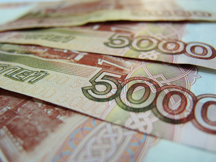 В регионе приемным родителям увеличили ежегодную выплату