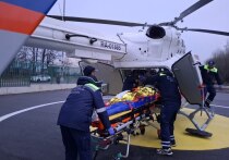 В Курской области сотрудники территориального центра медицины катастроф эвакуировали в федеральные медицинские центры ещё двух людей, которые ранее пострадали при обстреле ВСУ слободы Белой