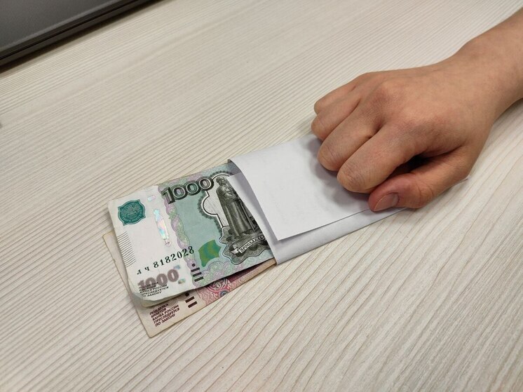 За взятку экс-главу Бейского района надолго отправили в колонию строгого режима
