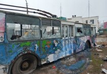 В Астрахани наблюдается тревожная тенденция: вандалы нашли себе новое развлечение, разбивая окна троллейбусов, которые остались в городе как памятник ушедшему виду транспорта