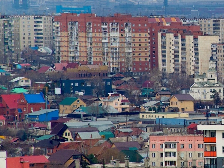 Опубликовано очередное исследование рынка недвижимости в разных российских регионах, которое показывает, как различаются цены на частные дома и жилье в многоквартирных домах.