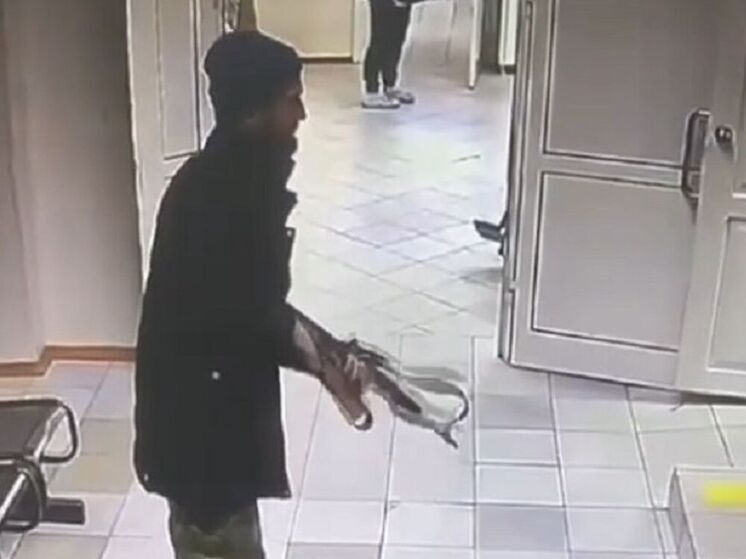 Мужчина с оружием пришёл в больницу в Шелехове