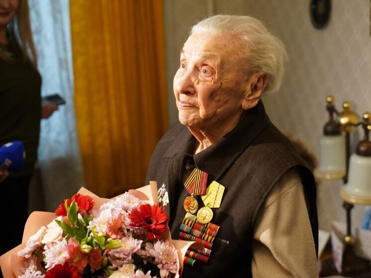 Брянским ветеранам вручили юбилейные медали к 80-летию Победы