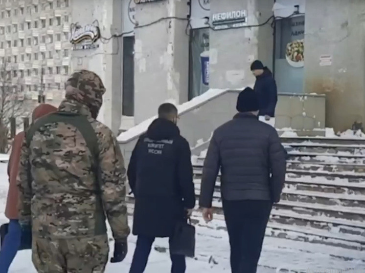 Директор фирмы в Архангельске подозревается в даче взятки за членство в СРО