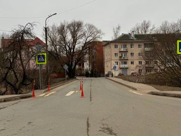 В Великом Новгороде разыскивают водителя, сбившего пешехода на «зебре»