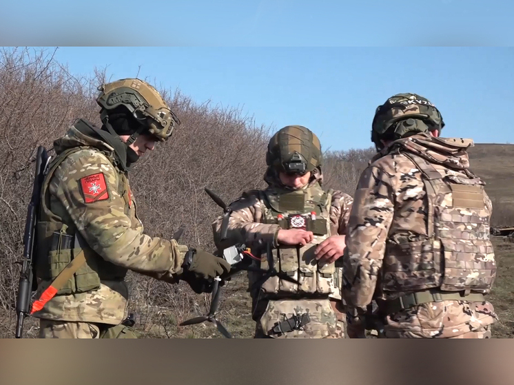 Дрон группировки "Днепр" попал в боезапас и феерично уничтожил артиллерийскую установку