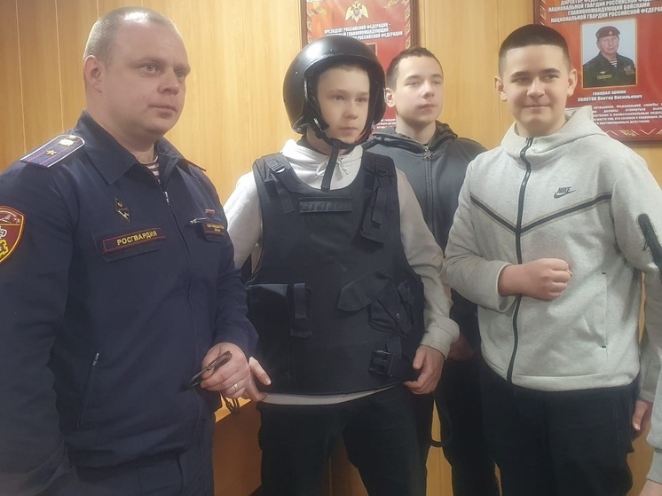 Серпуховские школьники посетили отдел вневедомственной охраны