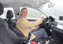Чтобы хоть как-то заработать Елена начала изготавливать изделия из лаванды: косметику ручной работы, гидролат, эфирное масло, игрушки, букетики, свечи, соль, подушки для сна
