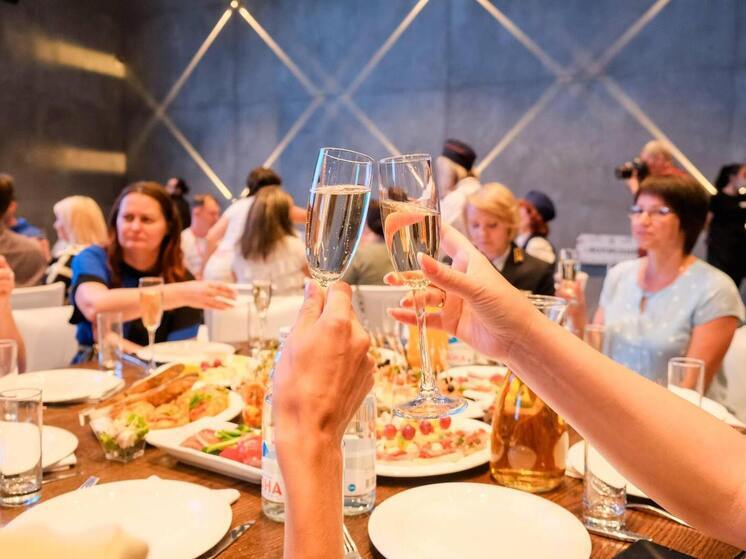 Доктор Павлова: праздничные «зажоры» ухудшают работу мозга