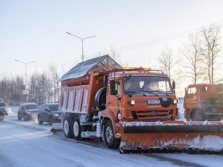 Последствия снегопада ликвидируют в Сургуте
