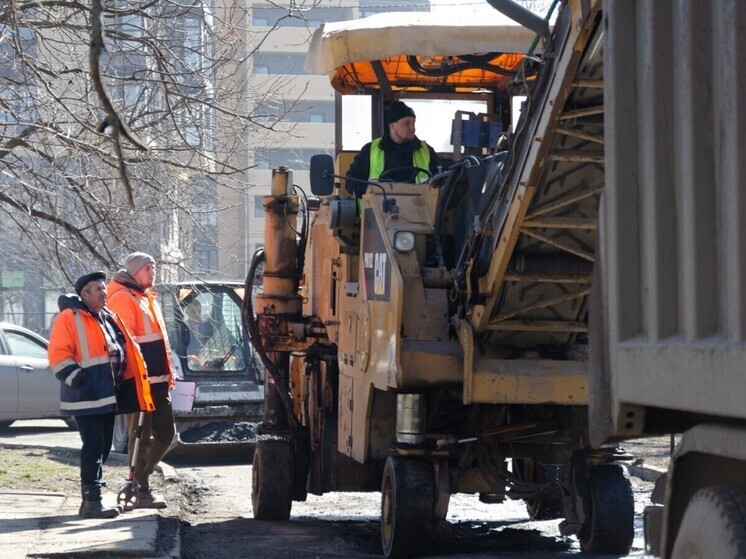 С начала 2025 года в Ростове устранили более 7000 квадратных метров дефектов дорожного покрытия