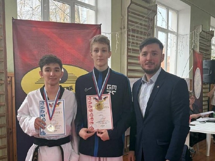 Астраханские тхэквондисты взяли 2 медали на первенстве ЮФО