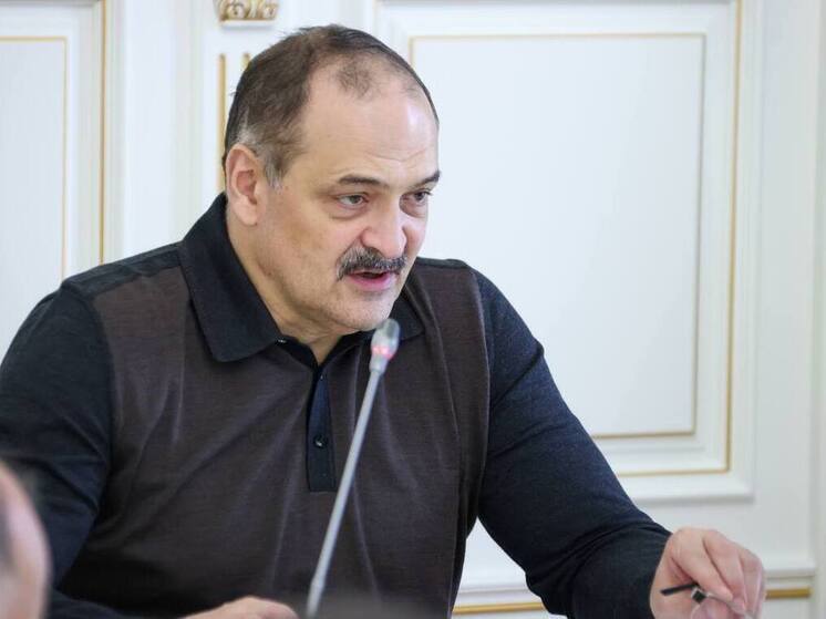 Меликов подтвердил, что в Махачкале БТР переехал легковушку с водителем