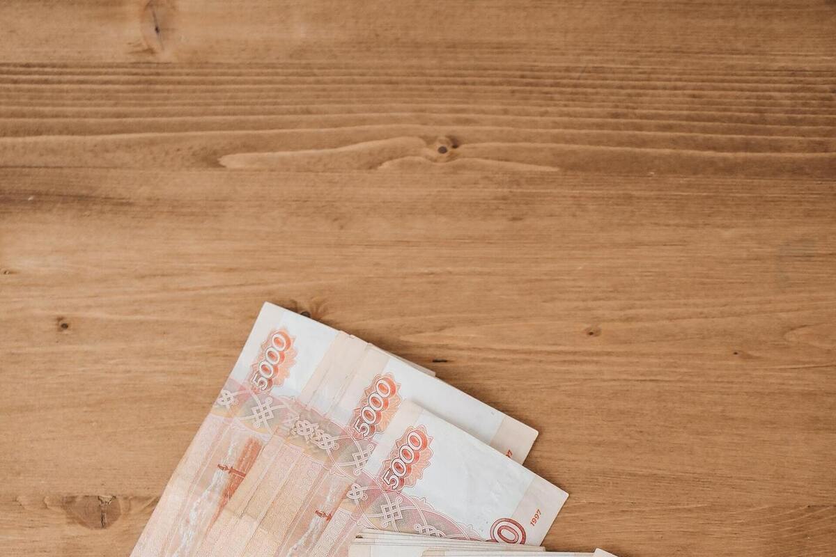 Повышении зарплат бюджетникам на 13,2% произойдет в России осенью