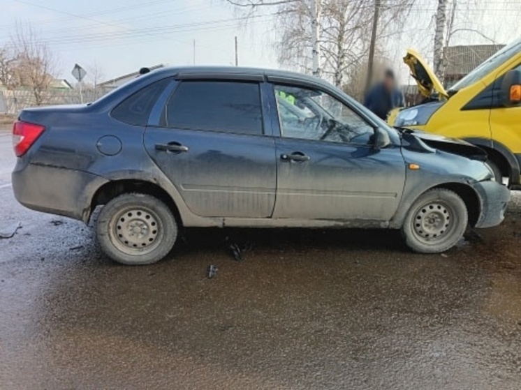 В Рассказове столкнулись автобус и две легковушки: два человека получили травмы