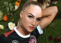 Одна из самых красивых футболисток планеты Алиша Леманн стала лицом новой коллекции известного итальянского бренда женской одежды и белья 