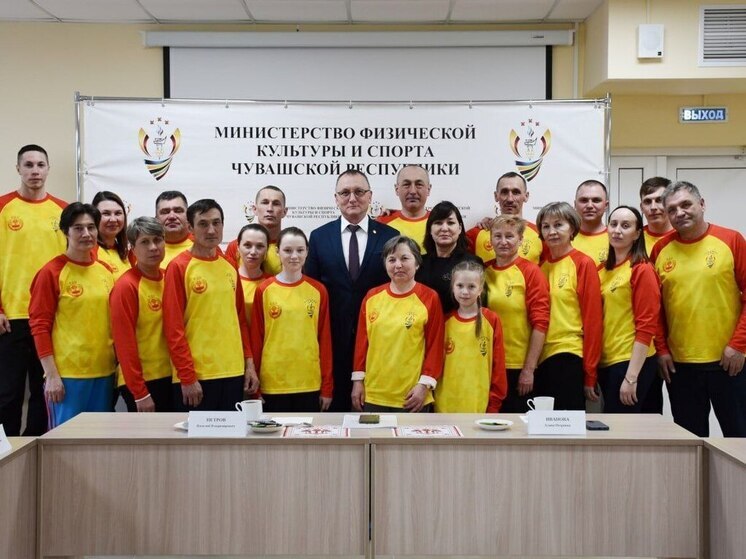 Хоккеисты чебоксарского «Спутника» выиграли региональный этап «Золотой шайбы»