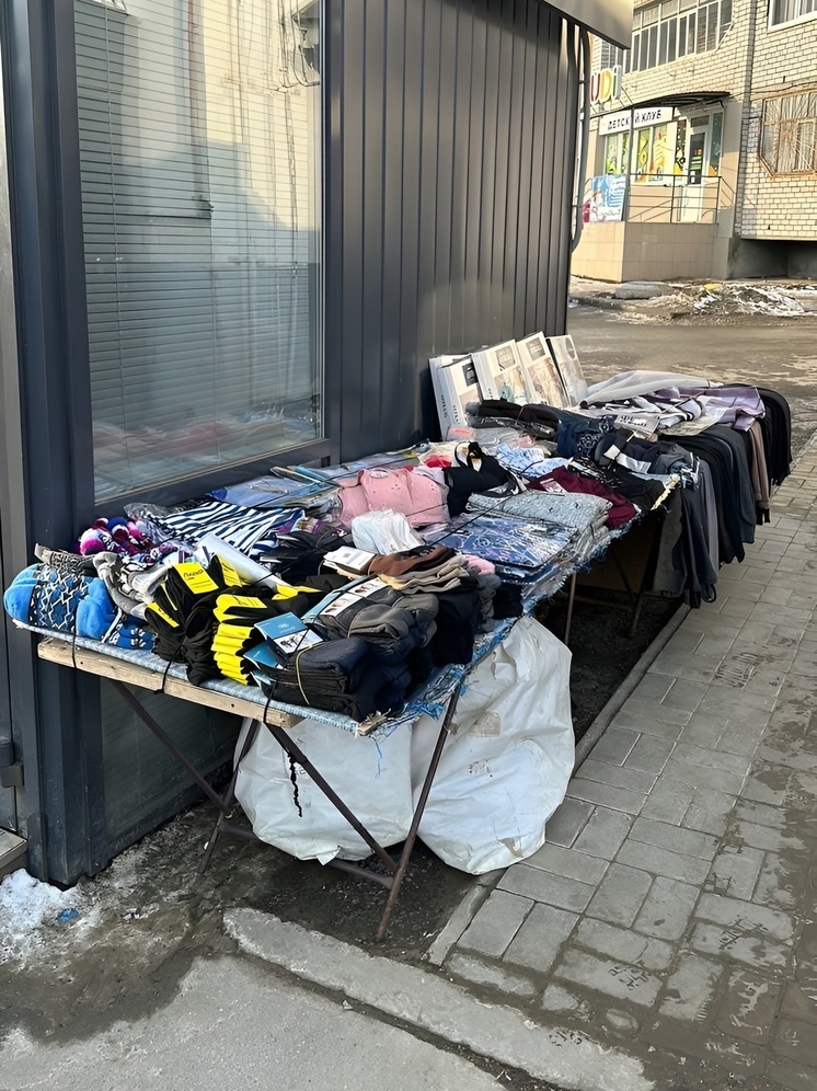 В Чебоксарах продолжают борьбу с уличной торговлей. Дошло до конфискации носков