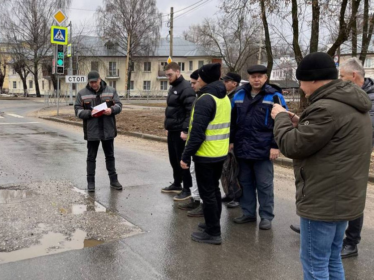 В Костроме начались проверки городских дорог, находящихся на гарантии