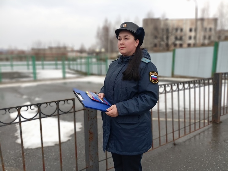 В Чебоксарах демонтировали незаконный забор у многоквартирного дома