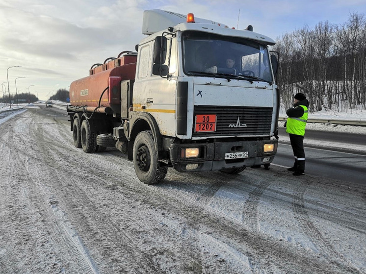 В ходе рейда выявили 2 нарушения транспортного законодательства в Мурманской области