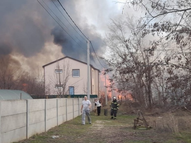 В Волгодонске произошел ландшафтный пожар