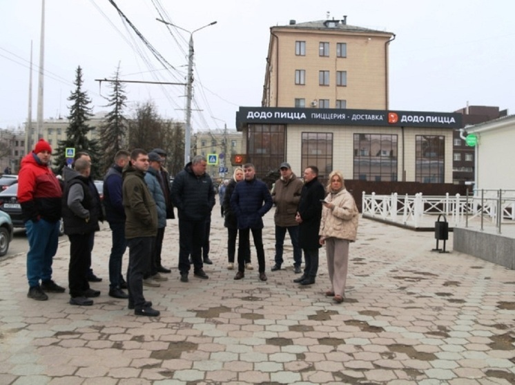 Тротуарную плитку заменят у здания тульского Автовокзала