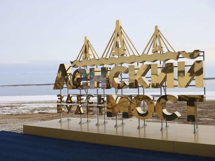Завершение бетонирования сваи для Ленского моста в Якутии