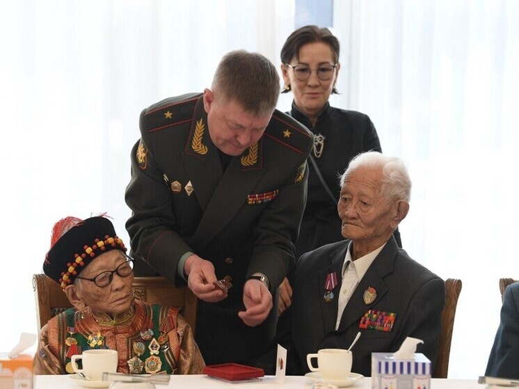 Ветеранам Монголии вручают медали «80 лет Победы в Великой Отечественной войне»