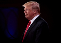 Дональд Трамп заявил, что в субботу отдал приказ о нанесении серии авиаударов по столице Йемена Сане, пообещав использовать “подавляющую смертоносную силу” до тех пор, пока поддерживаемые Ираном повстанцы-хуситы не прекратят свои нападения на суда, проходящие по жизненно важному морскому коридору в Красном море