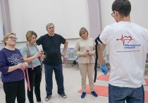 В начале марта депутаты и сотрудники аппарата АКЗС прошли завершающий этап обучения по федеральной программе «Готов к санитарной обороне». Этот проект направлен на массовое обучение населения основам оказания первой помощи при травмах, ранениях и несчастных случаях.