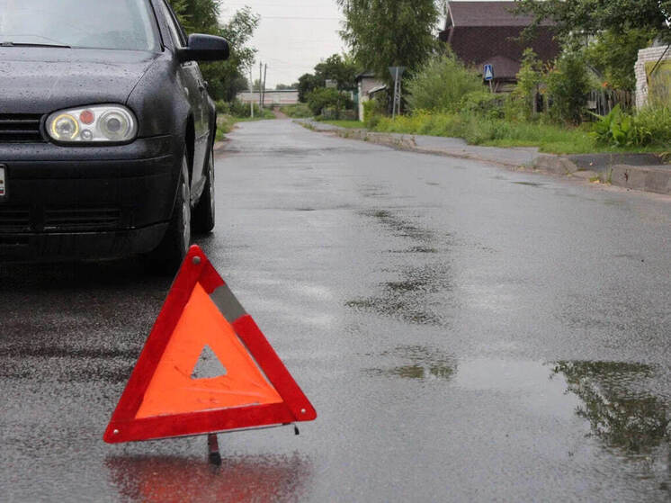 В Мценске молодой водитель врезался в опору ЛЭП