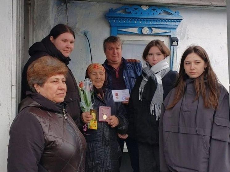 В Чучковском районе ветерану ВОВ Анне Голиковой вручили юбилейную медаль