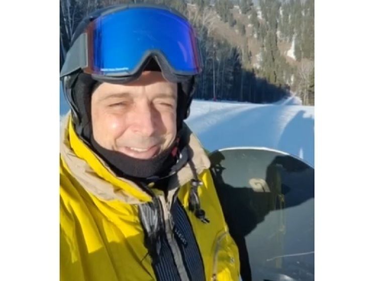 Сергей Сокол показал, как катается на сноуборде