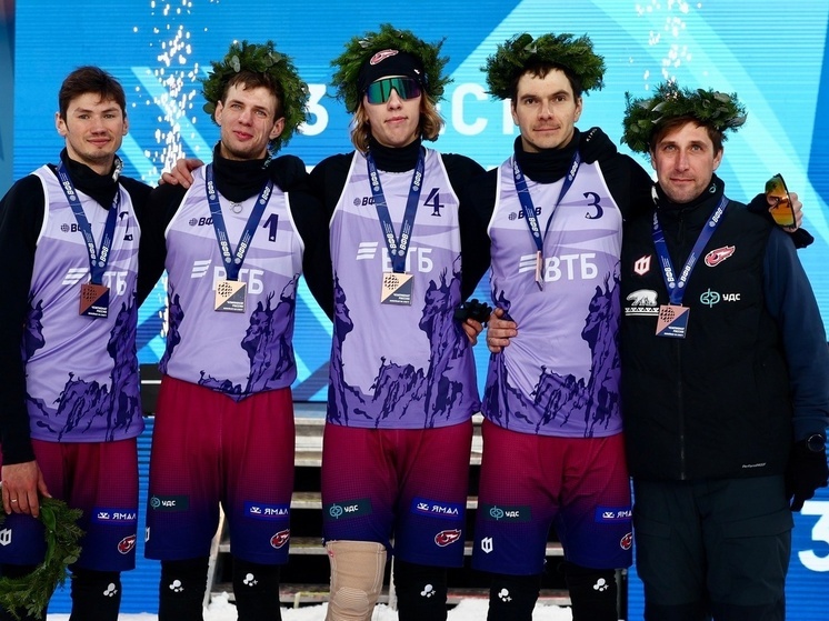 «Факел» из Нового Уренгоя взял серебро и бронзу чемпионата РФ по волейболу на снегу