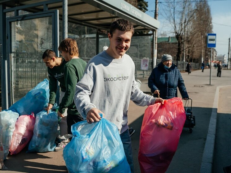 В Липецке «Зелёный автобус» собрал 500 кг техники и 200 кг пластика