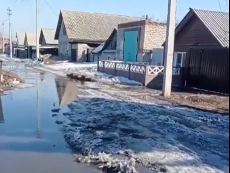 Черногорцы оказались в плену талой воды