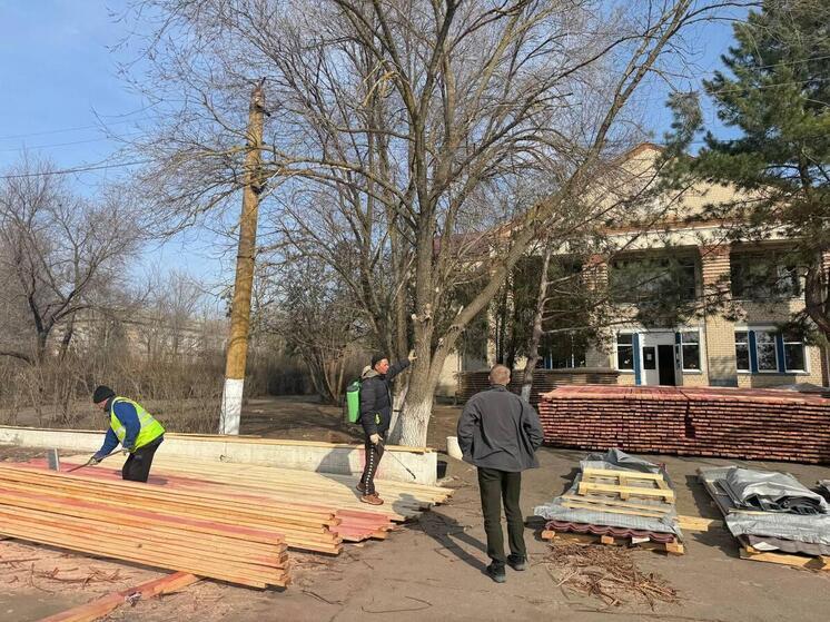 Представитель Чувашии проверил ход работ по капитальному ремонту ДК в Николаевке