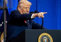 Президент США Дональд Трамп рано утром в понедельник заявил, что аннулирует все сделанные его предшественником Джо Байденом помилования