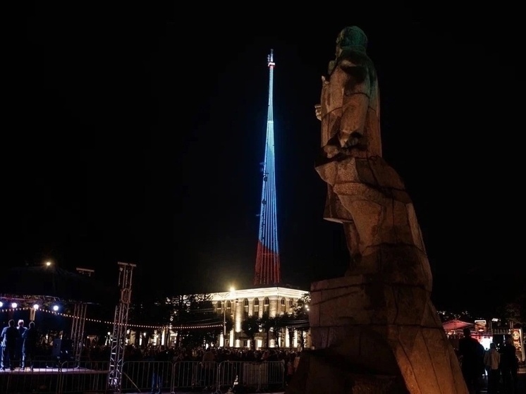 В годовщину воссоединения Крыма и Севастополя с Россией Смоленская телебашня украсится праздничной иллюминацией