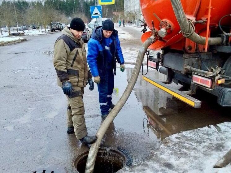 За прошлую неделю 17-ти тысячам ленинградцев вернули водоснабжение