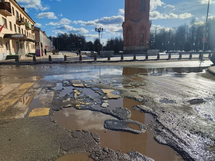 В Старой Руссе залатают ямы на семнадцати улицах